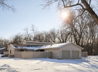 1008 Carmel Ct, Shoreview, MN 55126