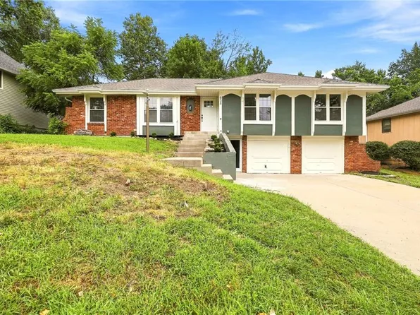 838 NW 69th Pl, Kansas City, MO 64118