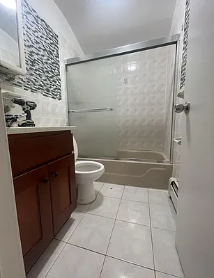 Rented by E Realty International Corp | media 8