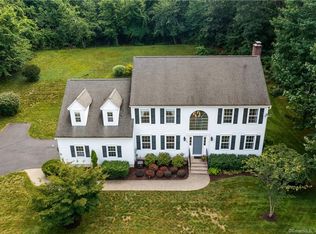 64 Pyquag Ln, Glastonbury, CT 06033