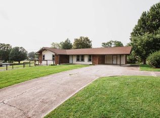 302 Pine Mountain Rd, Pigeon Forge, TN 37863