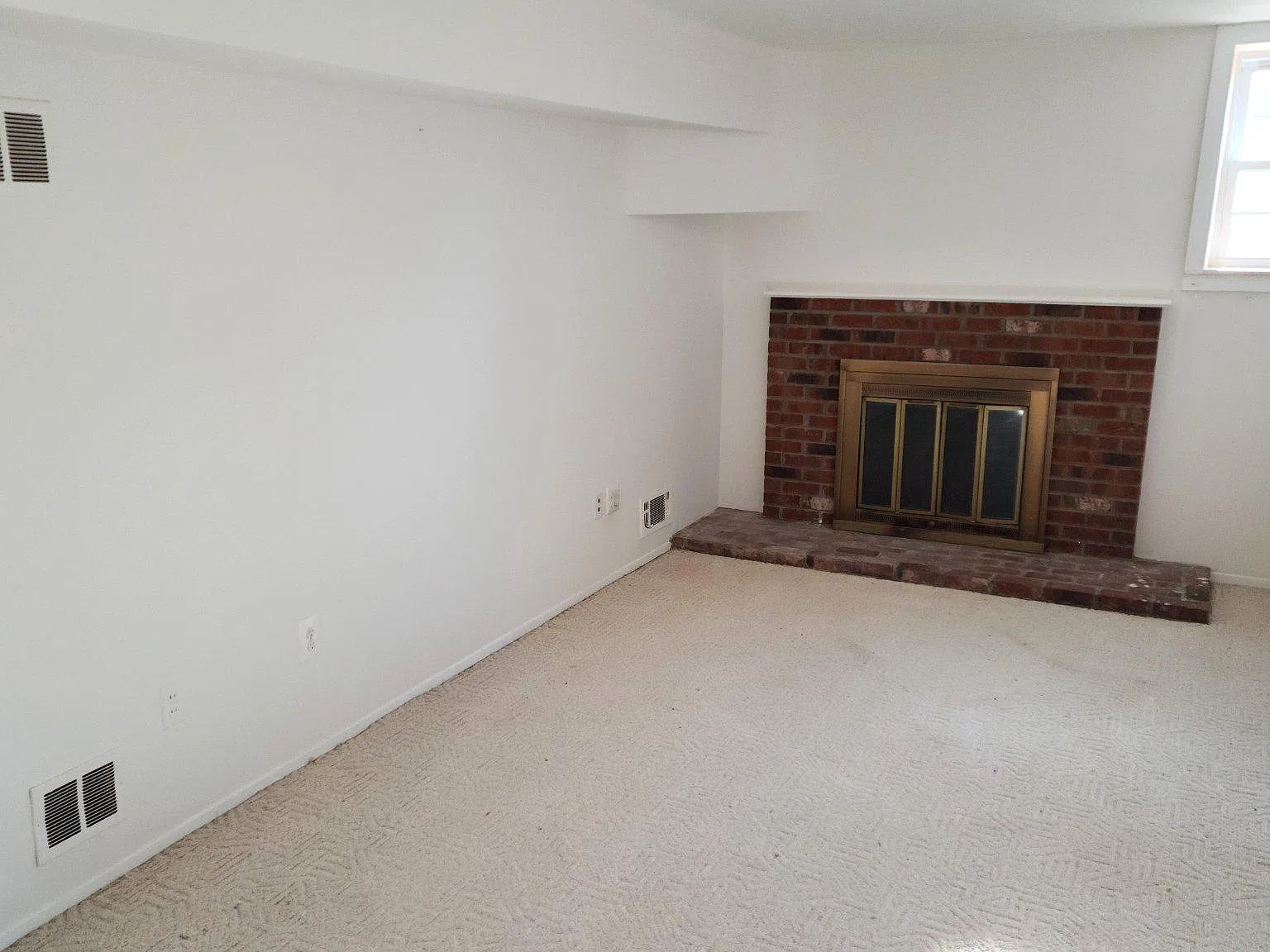 1 bed, 1.0 bath, 1650 sqft, $850 — Photo 2