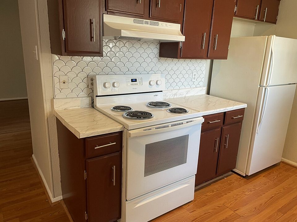 1st image of 102 Primera Dr #3