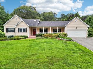 17 Wood Hollow Ln, Northport, NY 11768