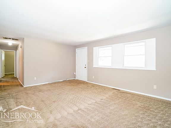 3rd image of 1570 Mott St