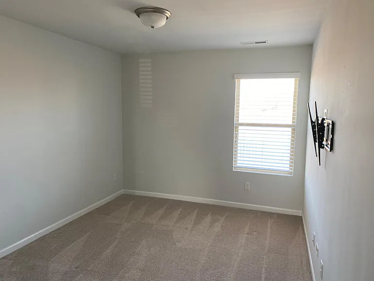 1024 Lonergan Cir — Photo 6