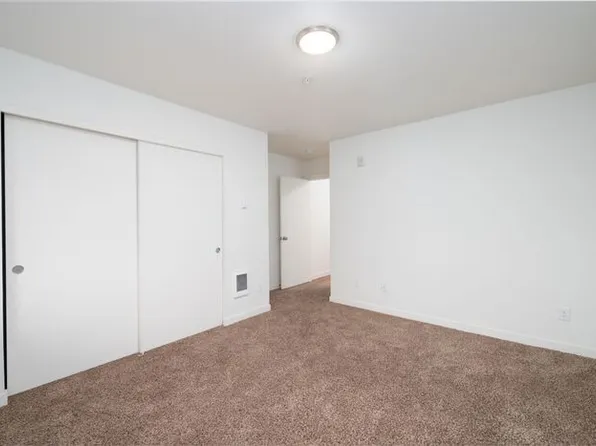 10740 NE Wygant St #12, Portland, OR 97220