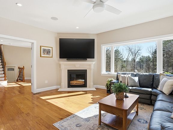 2nd image of 165 Lyman Rd