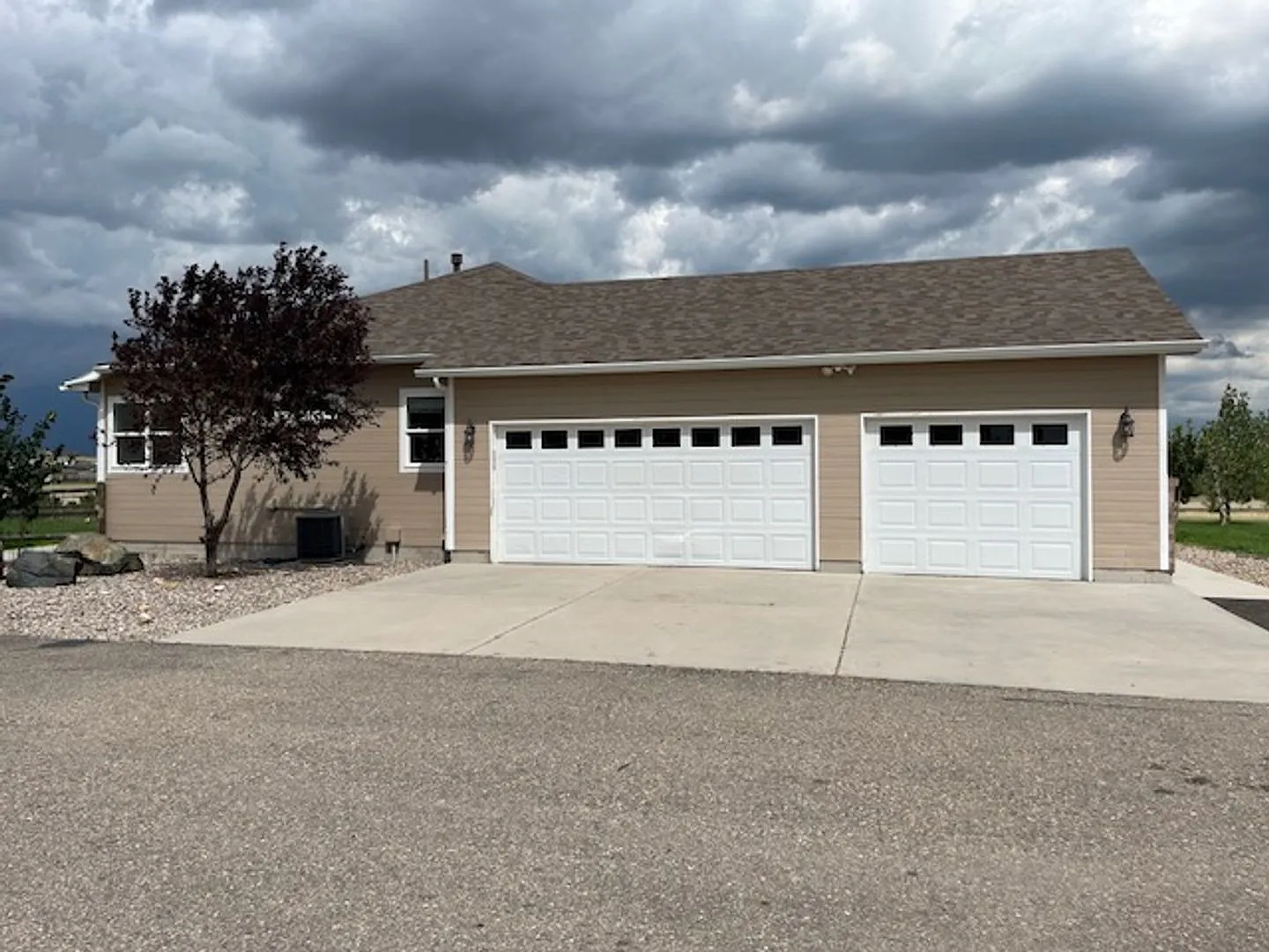House For Lease — Photo 2