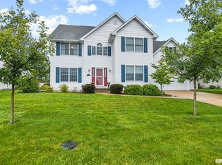 401 Dover Dr, Chatham, IL 62629