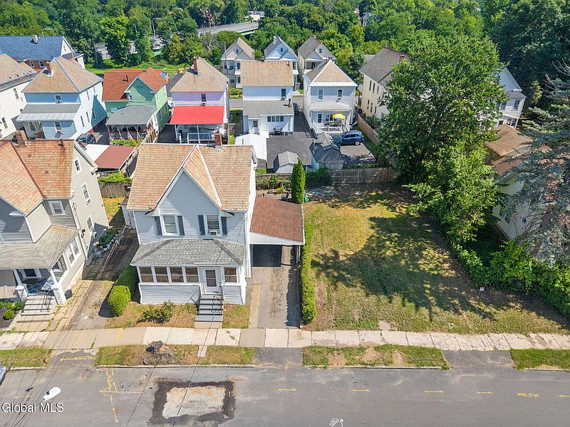 3rd image of 1029 Forest Road