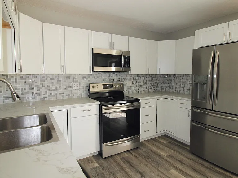 1529 Texas Dr — Photo 13