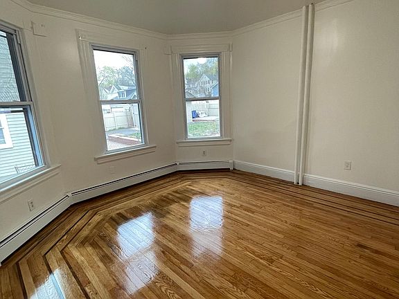 3rd image of 57 Valley Way Floor 1