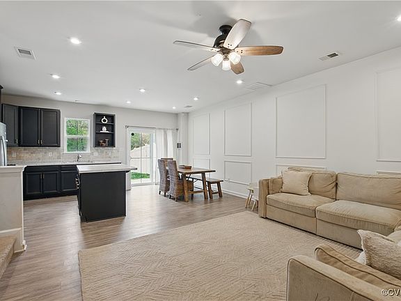 2nd image of 3912 Grove Point Dr