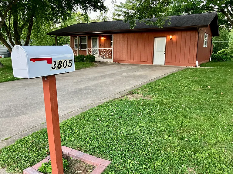 3805 S Valmore Ave — Photo 3