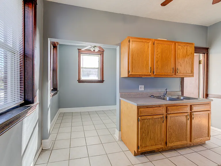 3252 S Compton Ave #2D — Photo 7