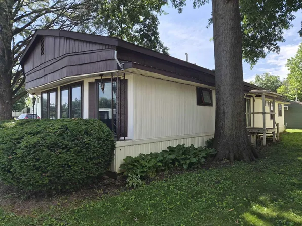 2220 Sunny Ln, Quincy, IL 62305
