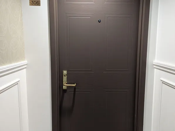 265 Westcourt Pl #306, Waterloo, ON N2L 6E4