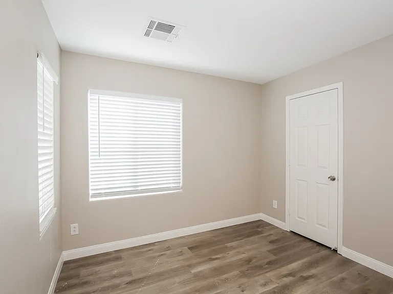 9503 Diamond Bridge Ave — Photo 13