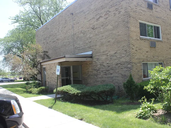 700 Dempster St #2AB, Mount Prospect, IL 60056