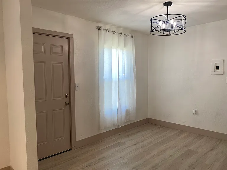 116 Wetherley Dr — Photo 4