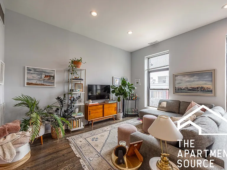 1131 W Madison St #3R — Photo 3
