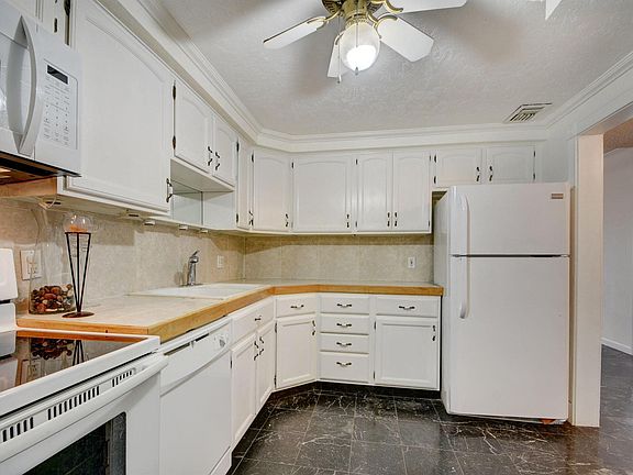 3rd image of 3475 S Ocean Blvd #1110