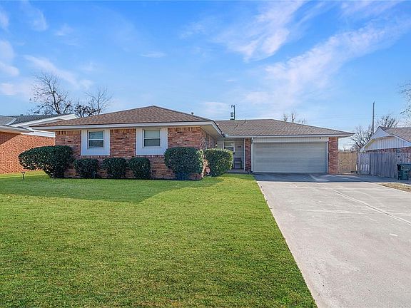 2nd image of 1008 W Havenwood Dr