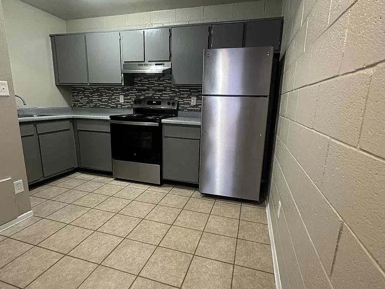 SAN MARCOS APARTMENTS — Photo 23
