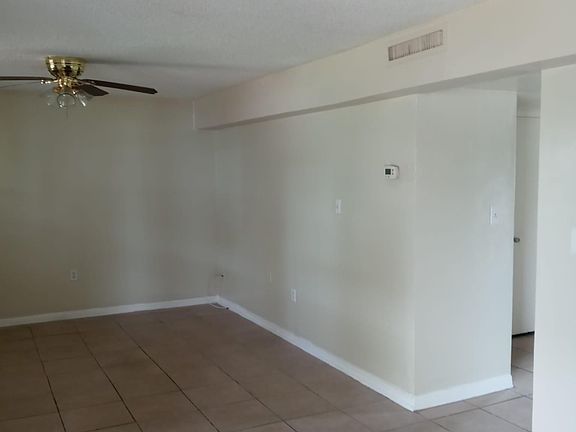 3rd image of 3719 Ohio Ave #9