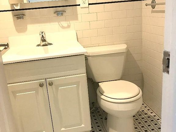 3rd image of 482 W Broadway APT 6