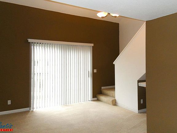 3rd image of 1040 Summerplace Dr