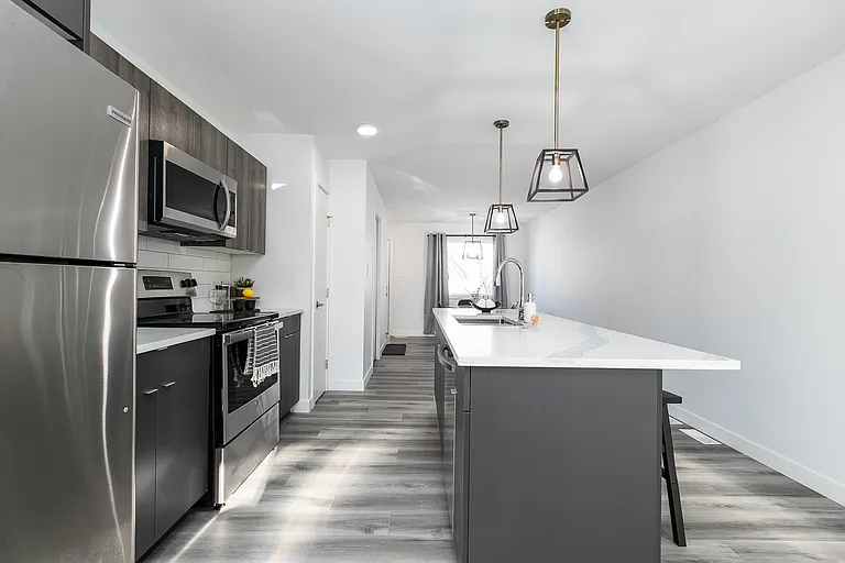 583 Cote St #1 — Photo 4