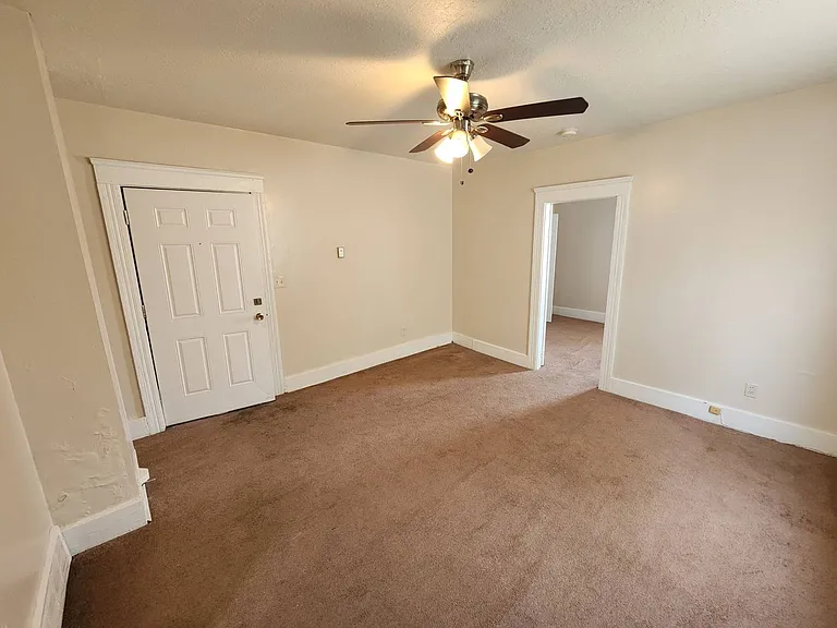 4629 Storer Ave — Photo 10