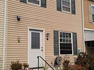 16 Ensign Ct, Essex, MD 21221