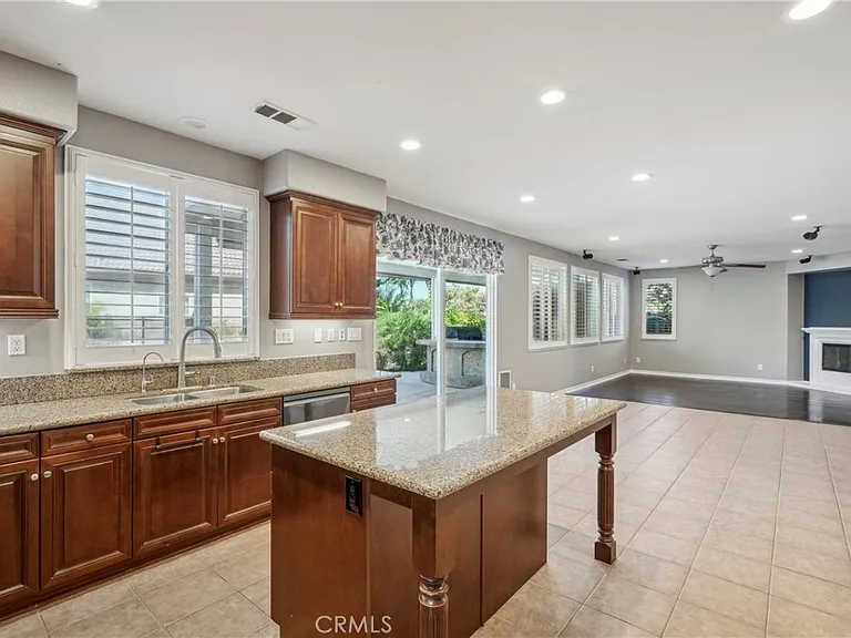 7961 Spaniel Ct — Photo 12