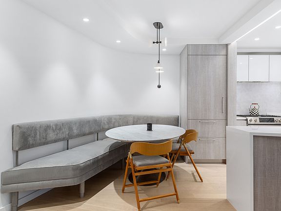 3rd image of 200 Central Park S APT 18F