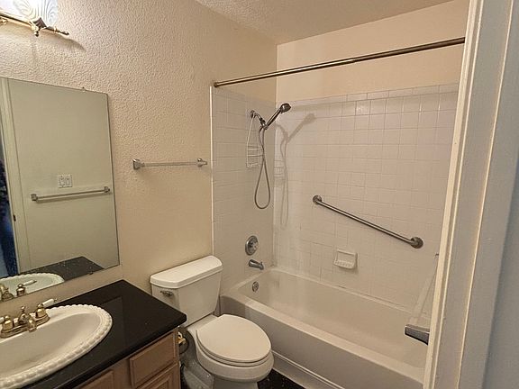 5th image of 6909 Hartford Pl NW