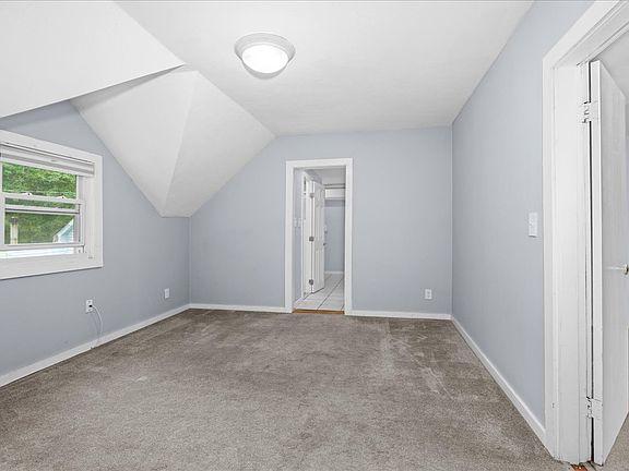 4th image of 150 Malvern Rd APT 2