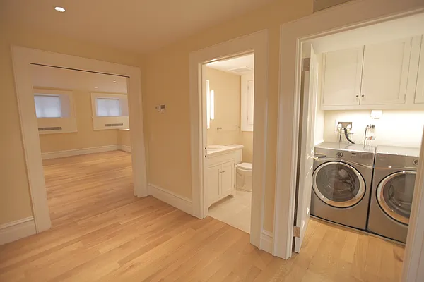 Rented by Gold & Appel Realty Corp | media 29