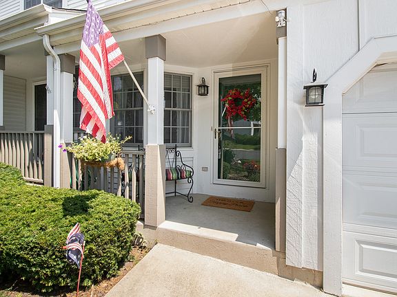 2nd image of 303 Spring Point Dr #303