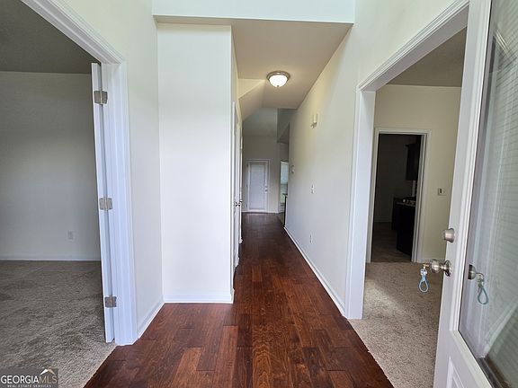 5th image of 105 Boston Ct