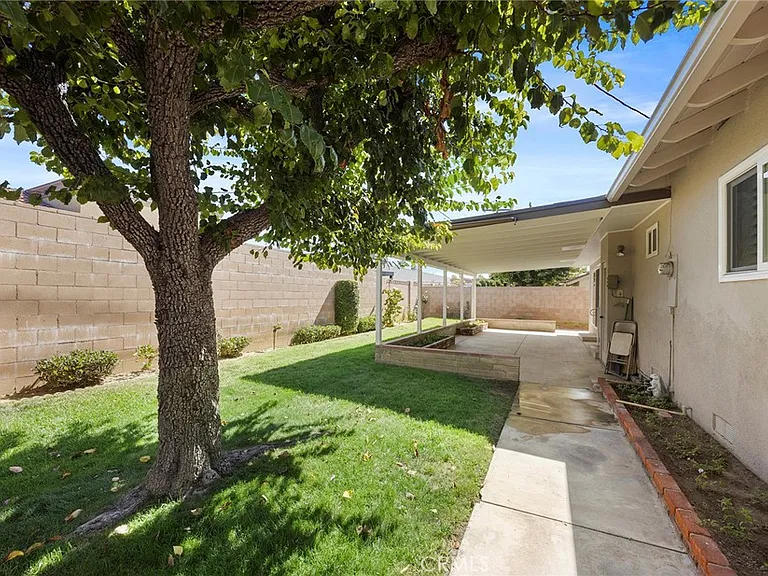245 E Hoover Ave — Photo 29