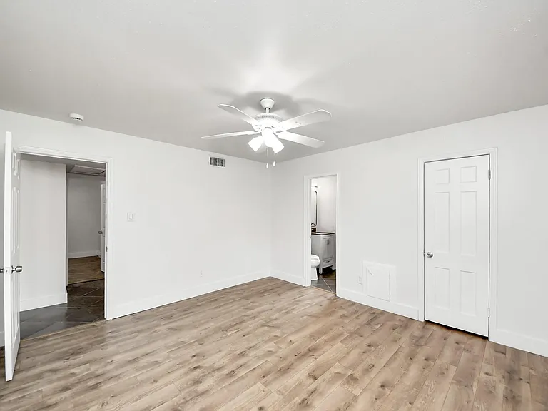 4011 Ebbtide Dr — Photo 23