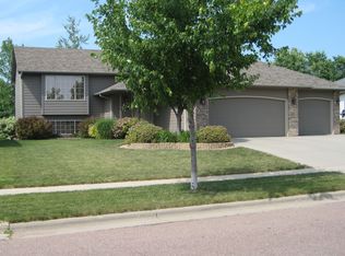5114 E 9th St, Sioux Falls, SD 57110