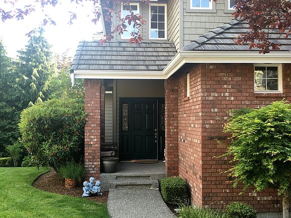 3rd image of 15726A Country Club Dr