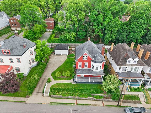 3rd image of 89 S Harrison Ave