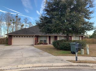 242 Slayton Cir, Hinesville, GA 31313