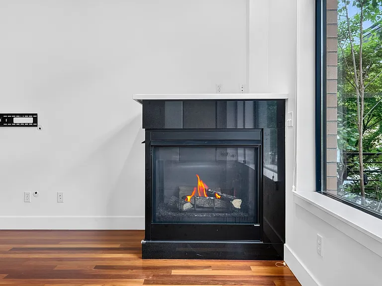 1690 NW Riverscape St — Photo 17