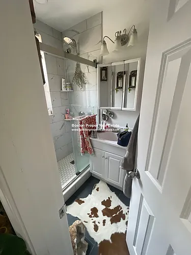 51 Queensberry St #9 Photo 1